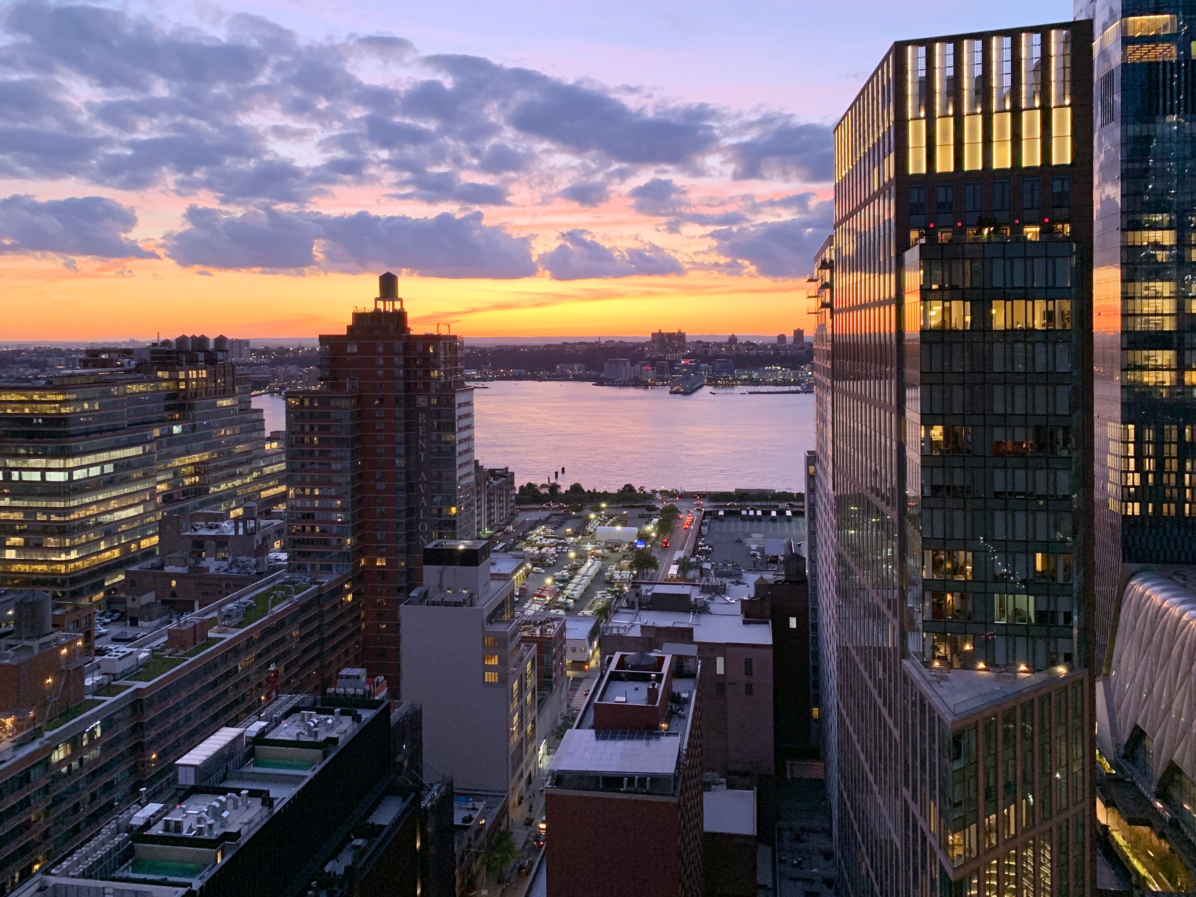 OHY Photo EXT Sunset Skyline DBB