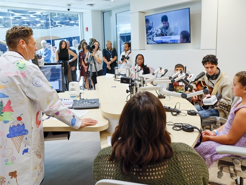 Seacrest Studios20 Opening 2000 itok PX8 Pl B A