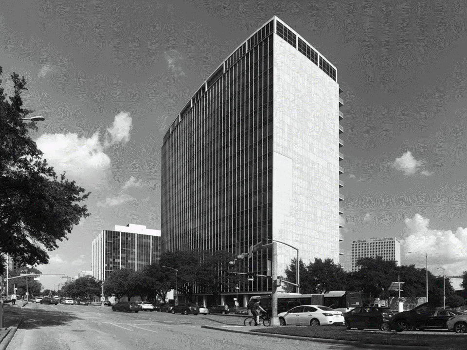 The20original201960s20structure20was20an20office20and20bank20building